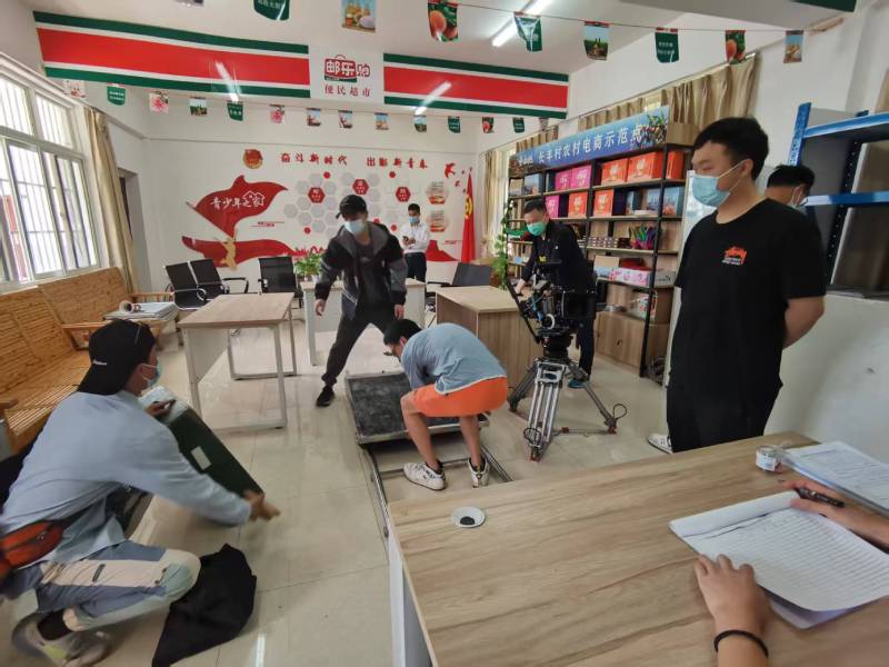 追星女孩心理学分析报告：富民县广告片拍摄公司揭秘饭圈应援式传播逻辑